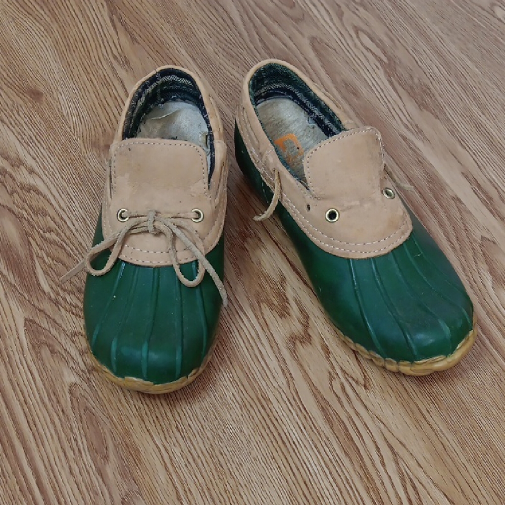 Aqua Stop Womens 6M Duck Shoes Green and Tan